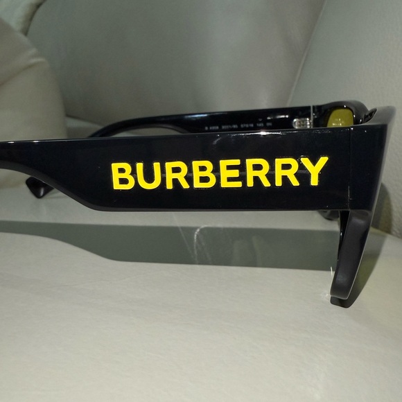 Burberry Men's Glasses with Black Frame and Yellow Lenses - Picture 14 of 14